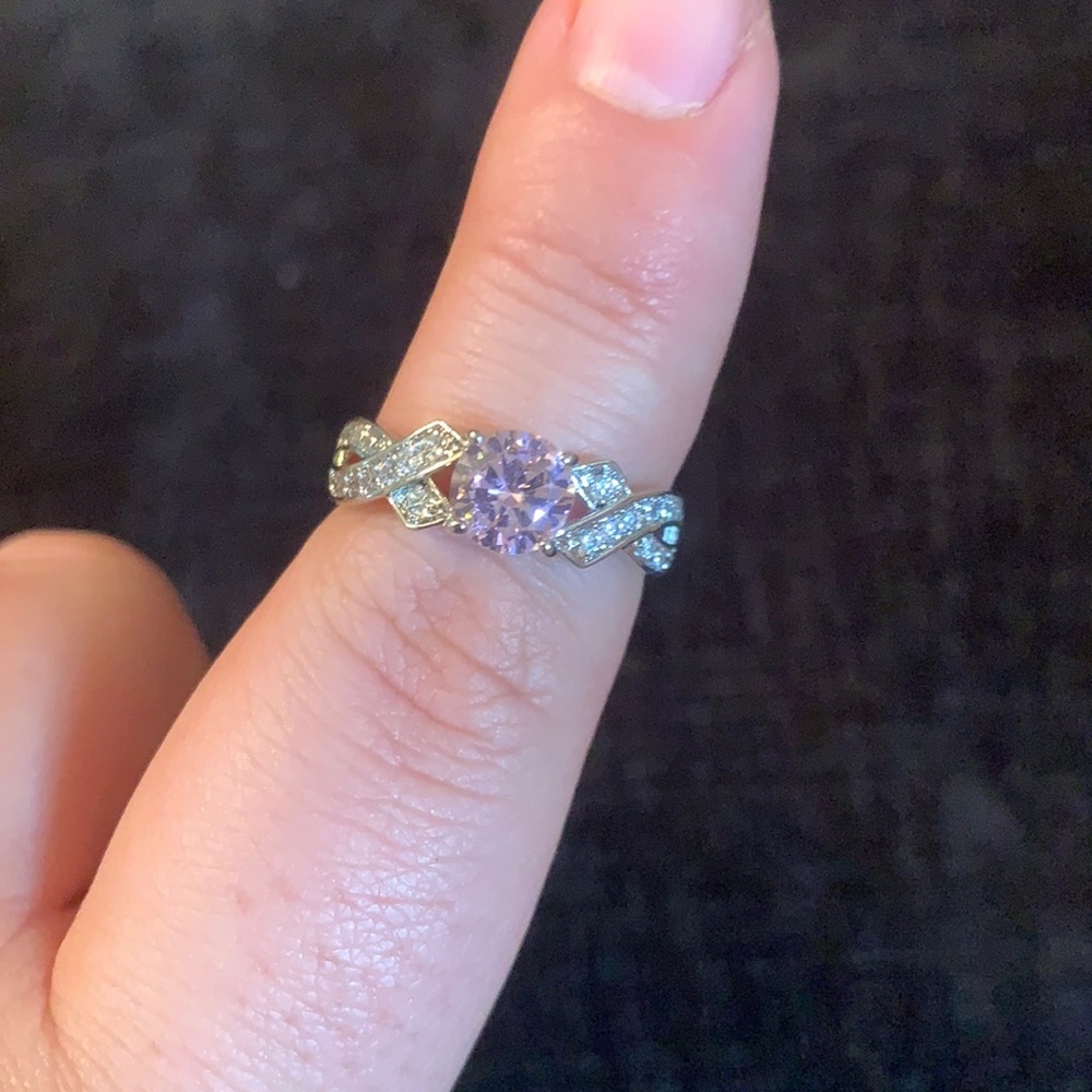 Ring with pink stone